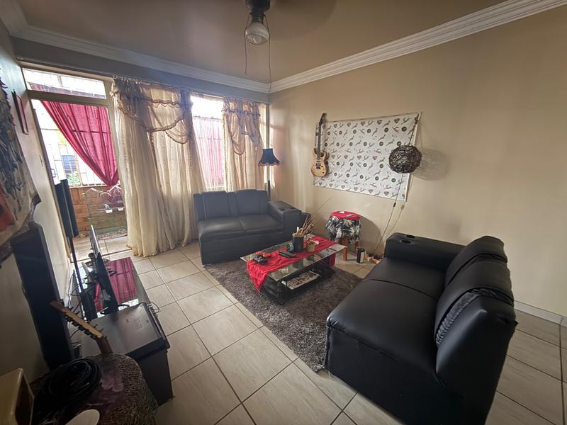 2 Bedroom Property for Sale in Vanderbijlpark Cw 6 Gauteng
