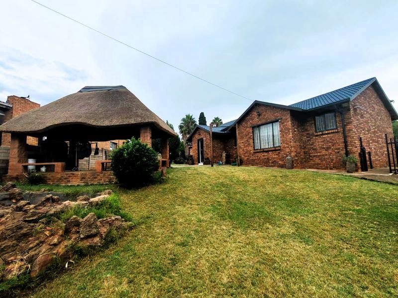3 Bedroom Property for Sale in Heuweloord Gauteng