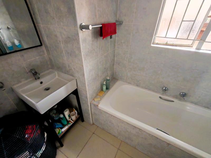 3 Bedroom Property for Sale in Heuweloord Gauteng