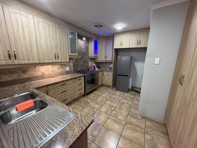 4 Bedroom Property for Sale in Rooihuiskraal Gauteng