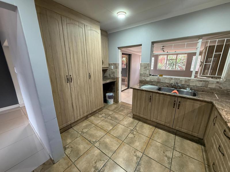 4 Bedroom Property for Sale in Rooihuiskraal Gauteng