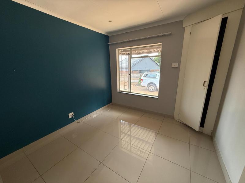 4 Bedroom Property for Sale in Rooihuiskraal Gauteng