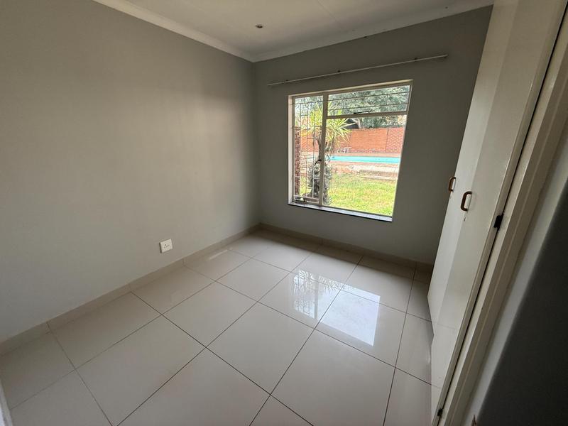 4 Bedroom Property for Sale in Rooihuiskraal Gauteng