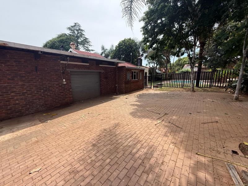 4 Bedroom Property for Sale in Rooihuiskraal Gauteng