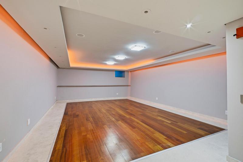 5 Bedroom Property for Sale in Bryanston Gauteng