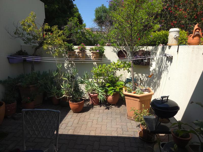 2 Bedroom Property for Sale in Magaliessig Gauteng