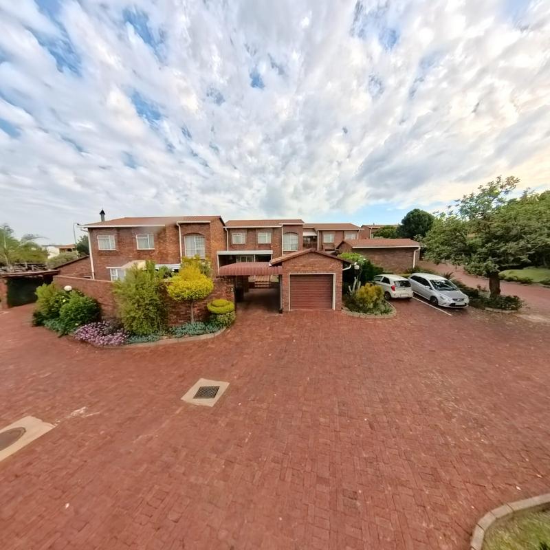 3 Bedroom Property for Sale in Zwartkop Gauteng