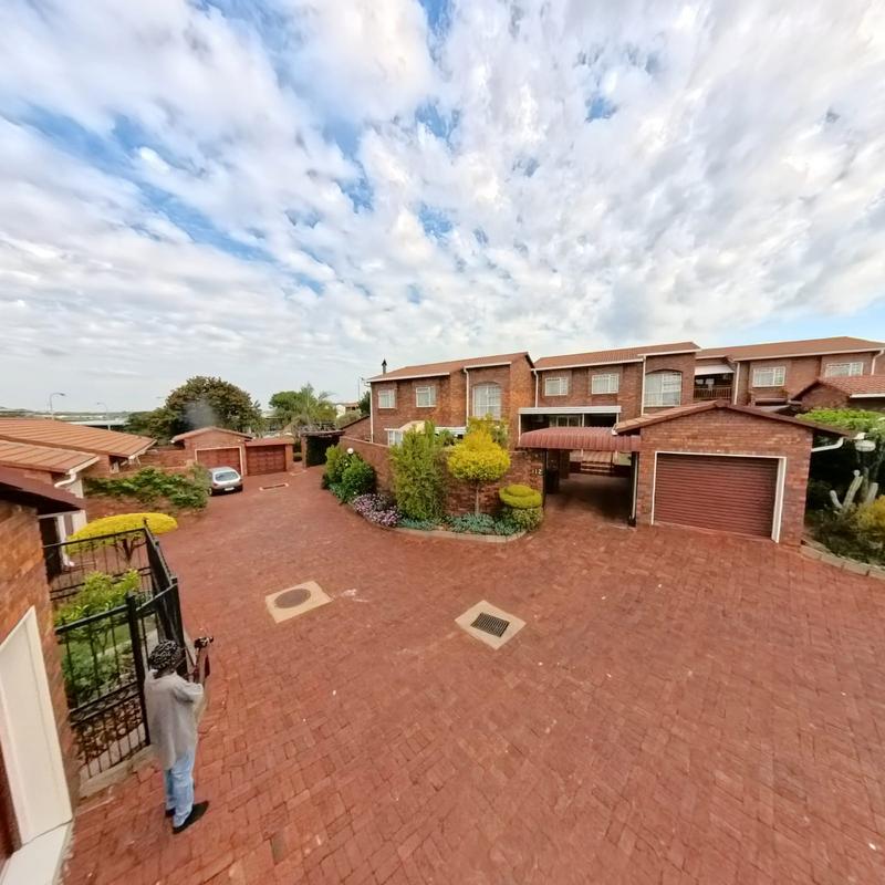 3 Bedroom Property for Sale in Zwartkop Gauteng