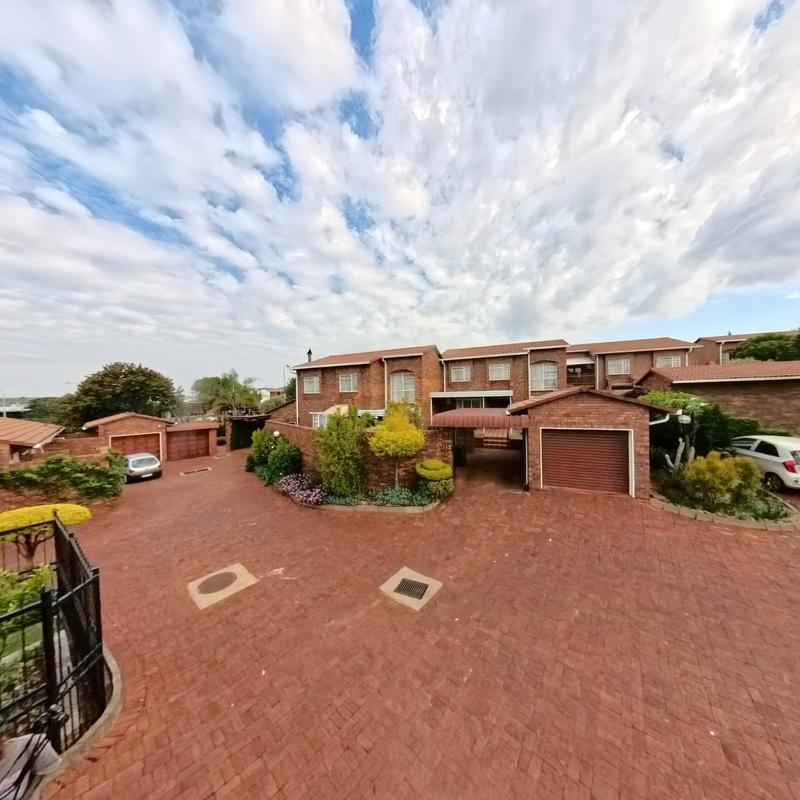 3 Bedroom Property for Sale in Zwartkop Gauteng