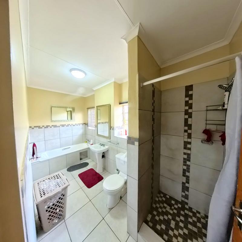 3 Bedroom Property for Sale in Zwartkop Gauteng