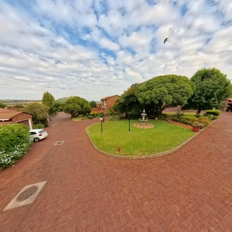 3 Bedroom Property for Sale in Zwartkop Gauteng