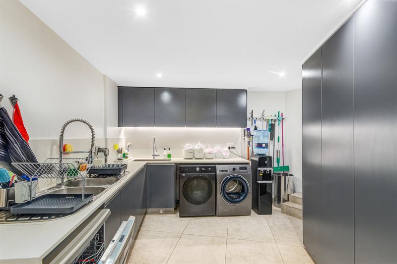 4 Bedroom Property for Sale in Atholl Gauteng