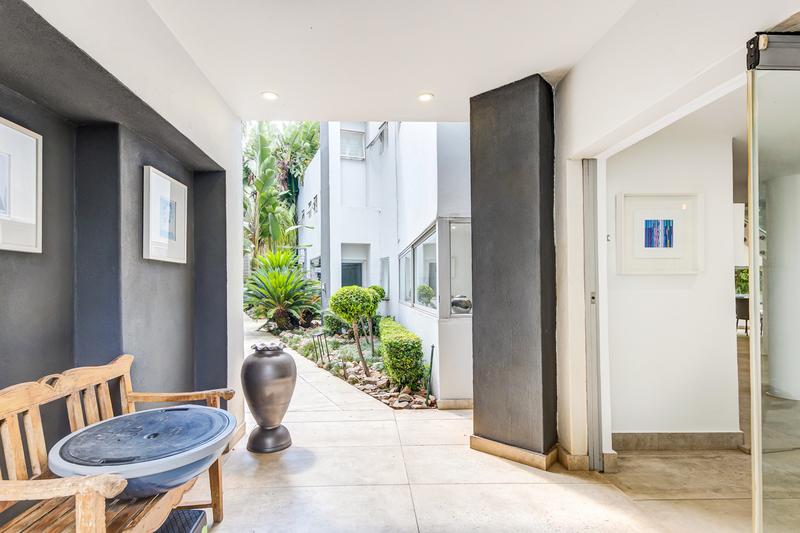 4 Bedroom Property for Sale in Atholl Gauteng