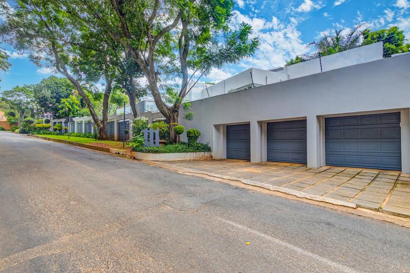 4 Bedroom Property for Sale in Atholl Gauteng