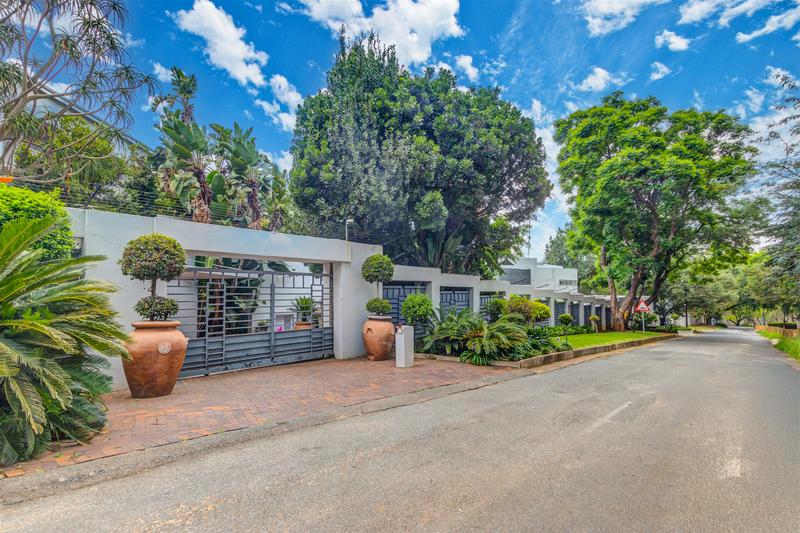 4 Bedroom Property for Sale in Atholl Gauteng