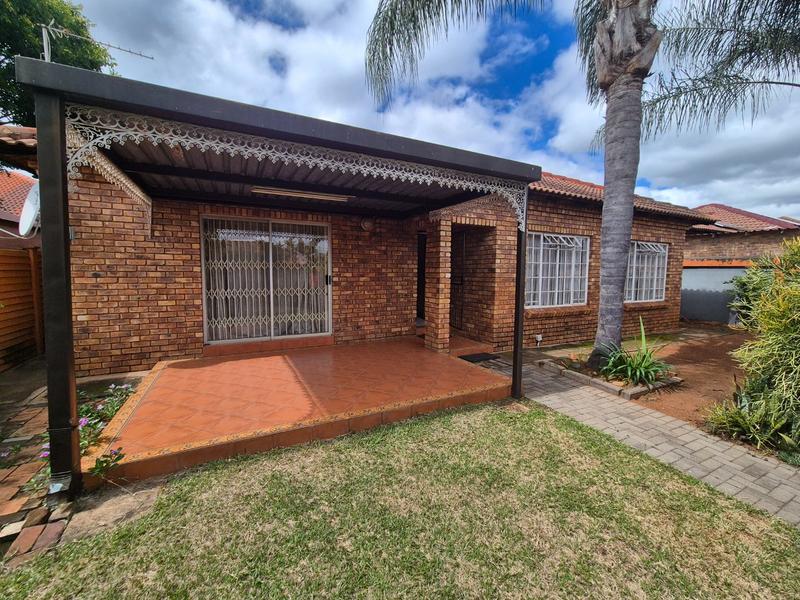 2 Bedroom Property for Sale in Theresa Park Gauteng