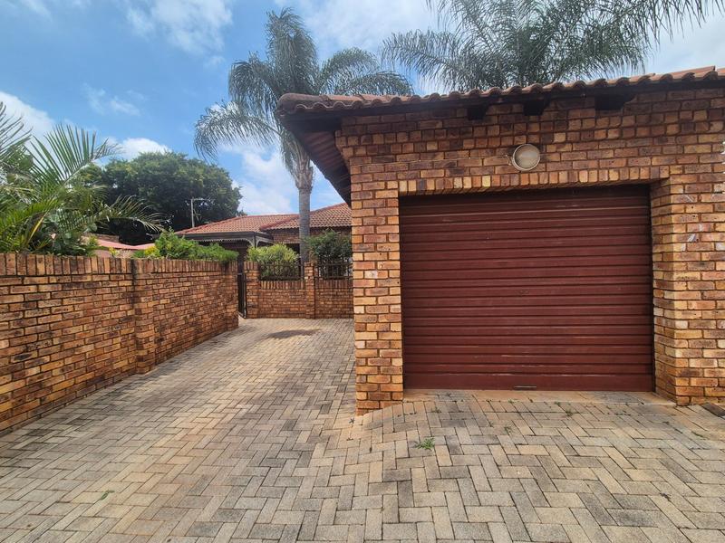 2 Bedroom Property for Sale in Theresa Park Gauteng