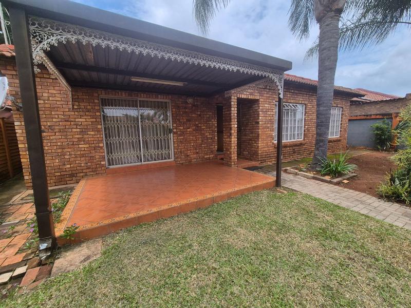 2 Bedroom Property for Sale in Theresa Park Gauteng