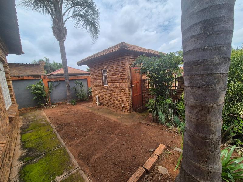 2 Bedroom Property for Sale in Theresa Park Gauteng