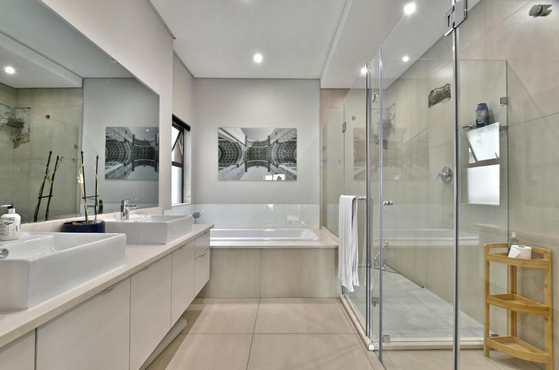 2 Bedroom Property for Sale in Forest Town Gauteng