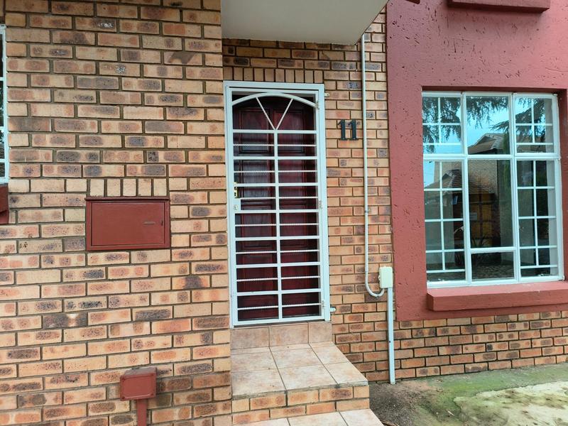 To Let 3 Bedroom Property for Rent in Die Hoewes Gauteng
