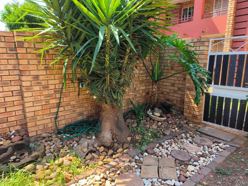 To Let 3 Bedroom Property for Rent in Die Hoewes Gauteng