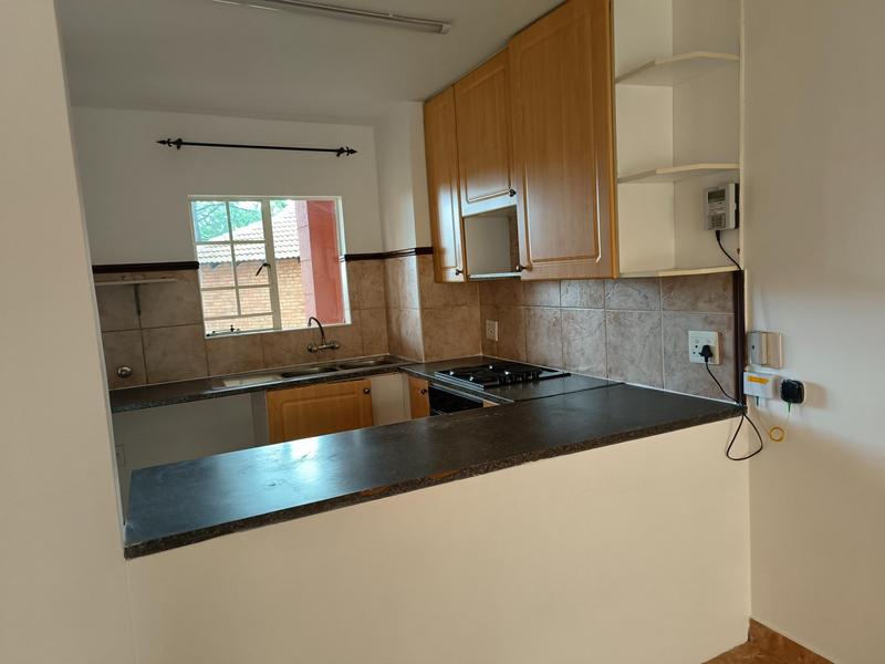 To Let 3 Bedroom Property for Rent in Die Hoewes Gauteng