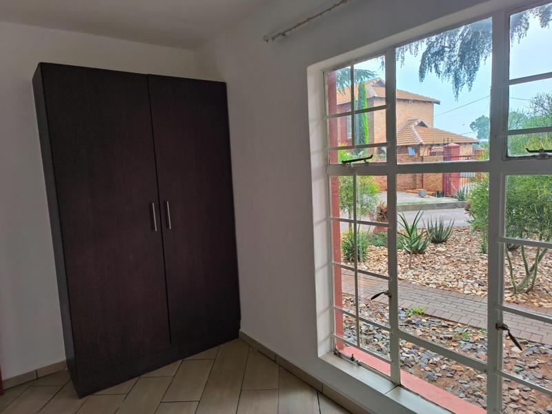To Let 3 Bedroom Property for Rent in Die Hoewes Gauteng