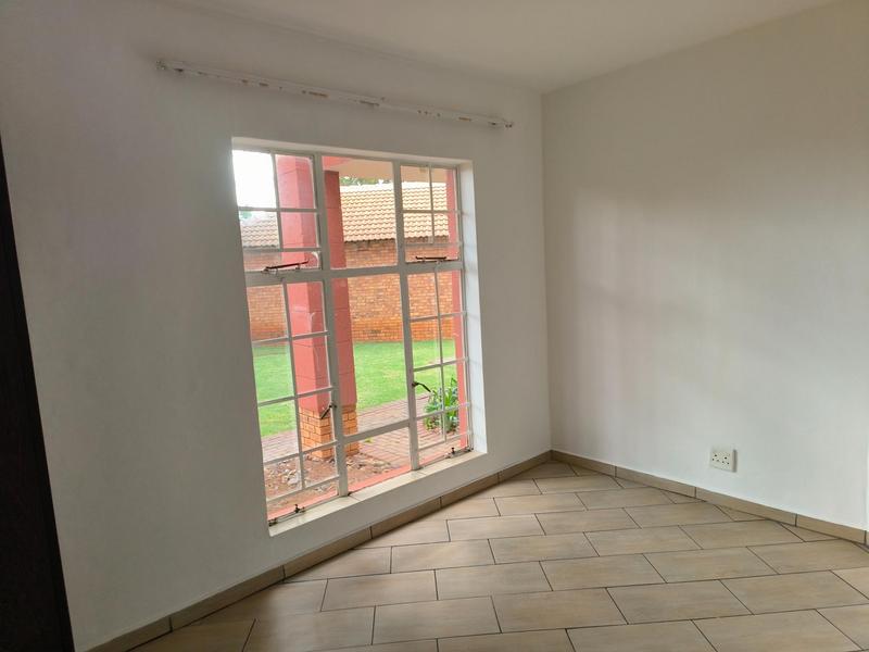 To Let 3 Bedroom Property for Rent in Die Hoewes Gauteng