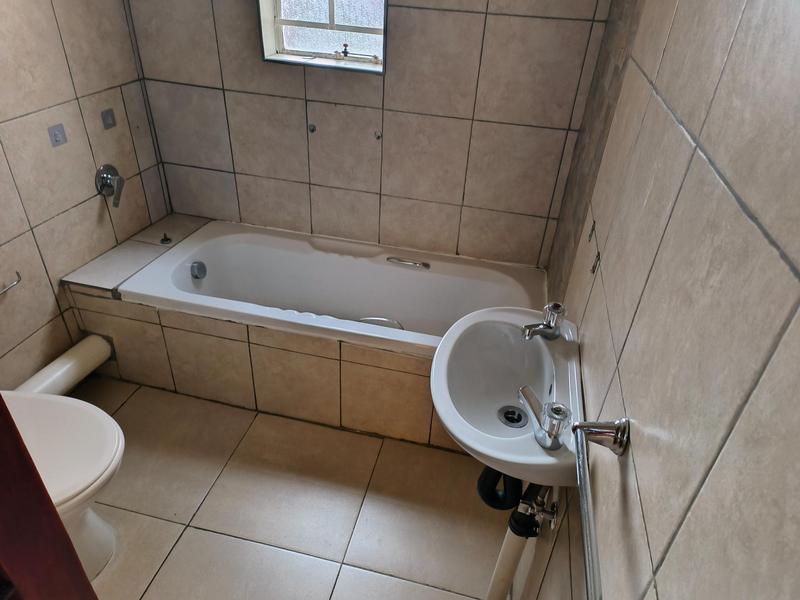 To Let 3 Bedroom Property for Rent in Die Hoewes Gauteng