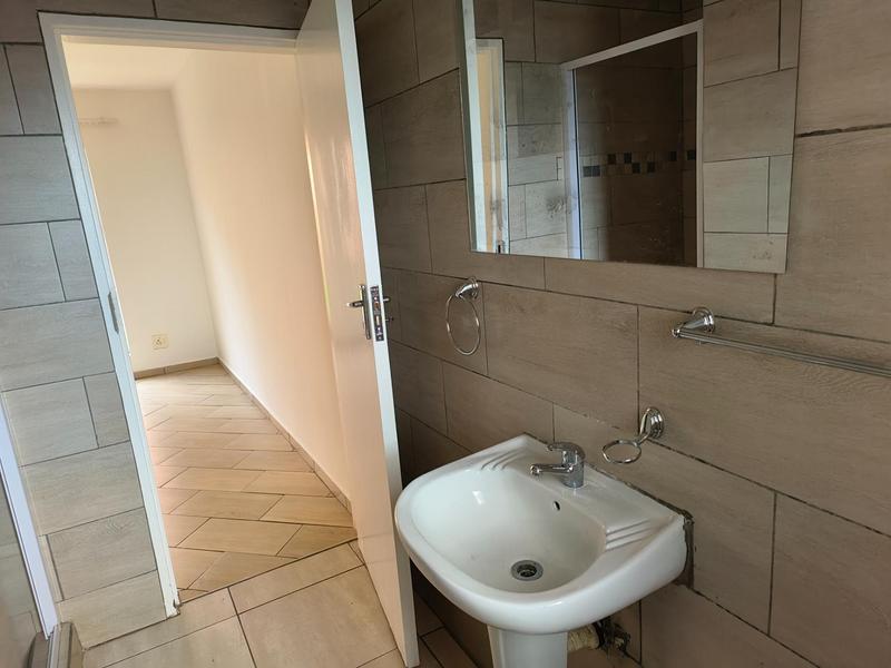 To Let 3 Bedroom Property for Rent in Die Hoewes Gauteng
