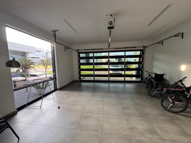 5 Bedroom Property for Sale in Midstream Ridge Gauteng