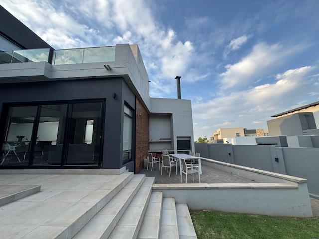 5 Bedroom Property for Sale in Midstream Ridge Gauteng