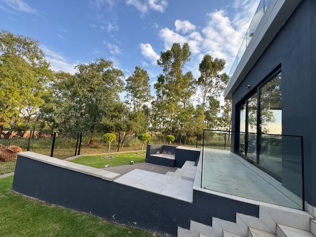 5 Bedroom Property for Sale in Midstream Ridge Gauteng