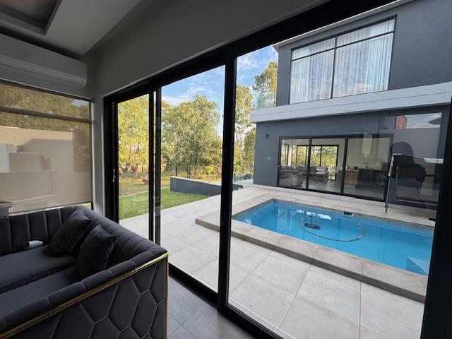 5 Bedroom Property for Sale in Midstream Ridge Gauteng