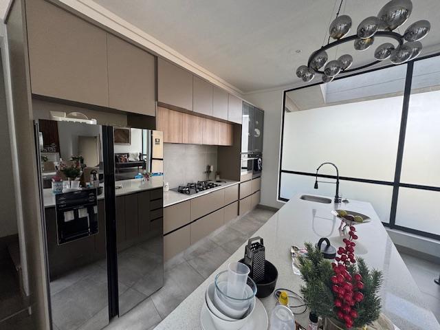 5 Bedroom Property for Sale in Midstream Ridge Gauteng