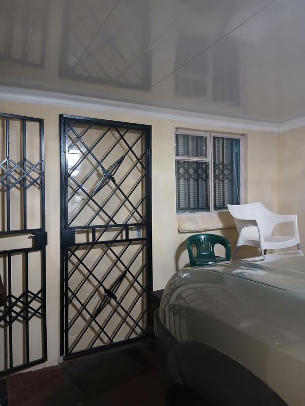 2 Bedroom Property for Sale in Bram Fischerville Gauteng