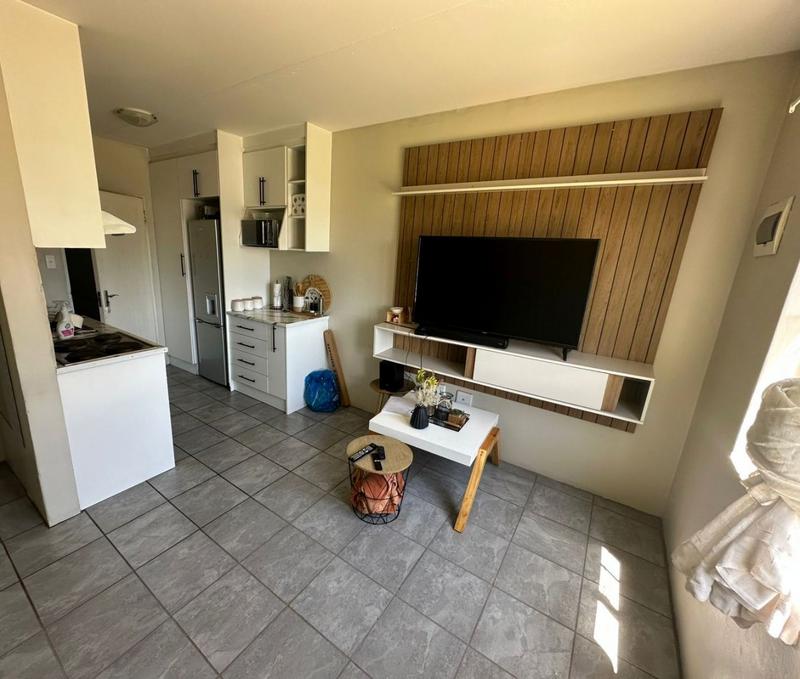 2 Bedroom Property for Sale in Fleurhof Gauteng