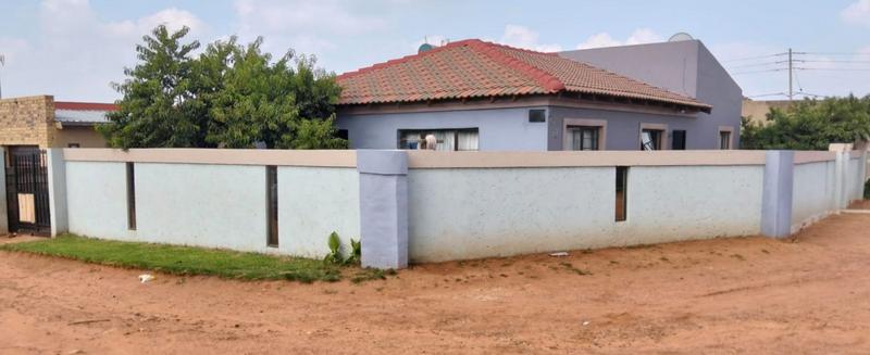 3 Bedroom Property for Sale in Lehae Gauteng