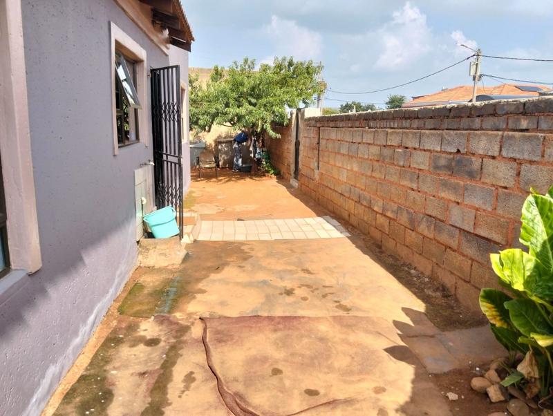 3 Bedroom Property for Sale in Lehae Gauteng