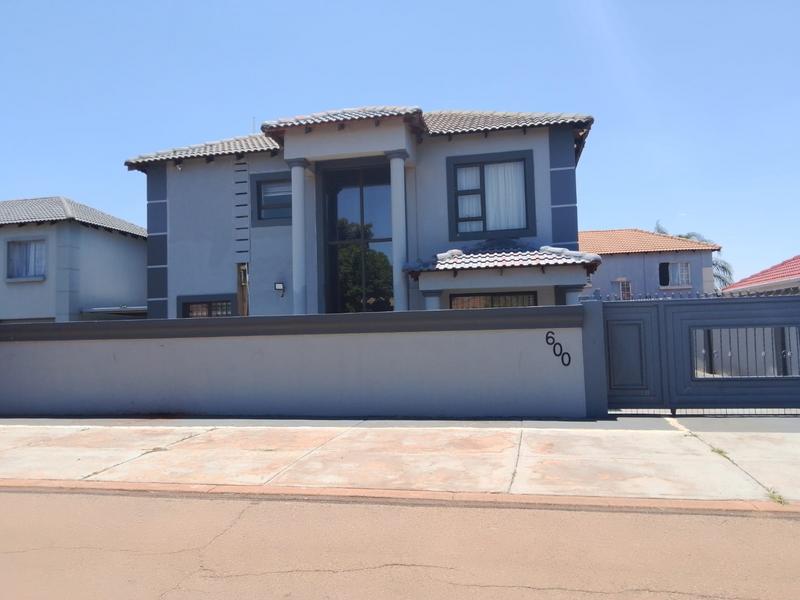 4 Bedroom Property for Sale in Rosslyn Gauteng