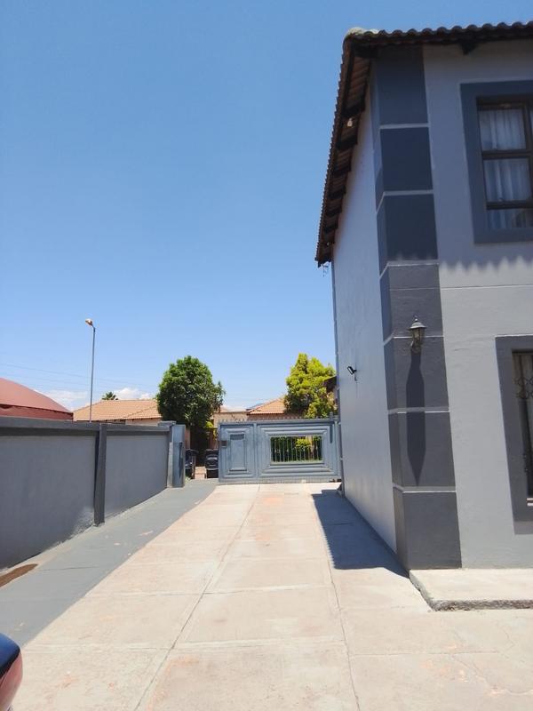 4 Bedroom Property for Sale in Rosslyn Gauteng