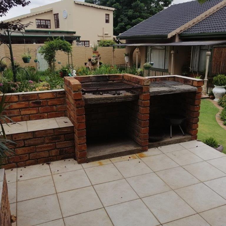 To Let 0 Bedroom Property for Rent in Eastleigh Ridge Gauteng