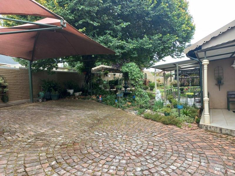 To Let 0 Bedroom Property for Rent in Eastleigh Ridge Gauteng