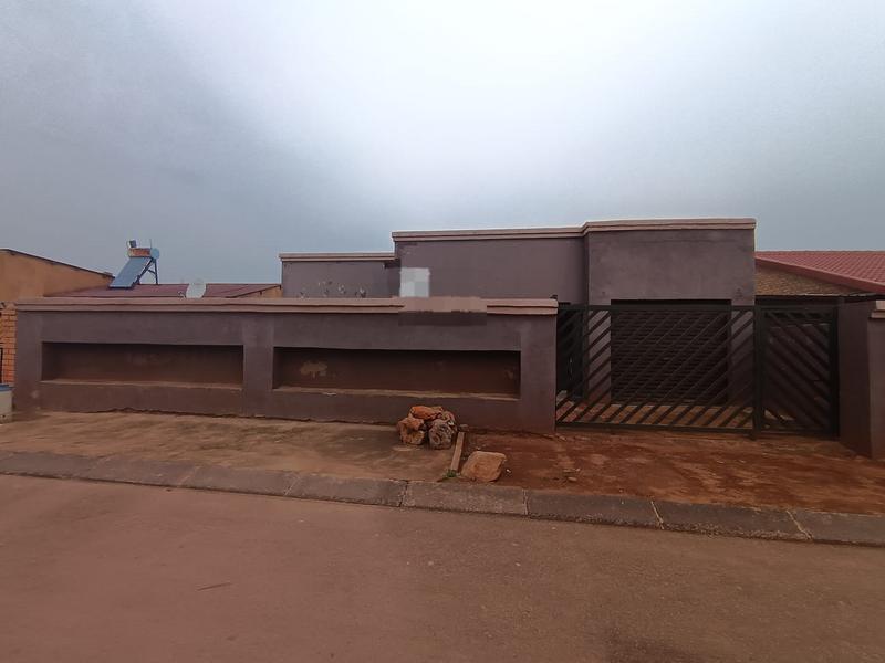 3 Bedroom Property for Sale in Emangweni Gauteng