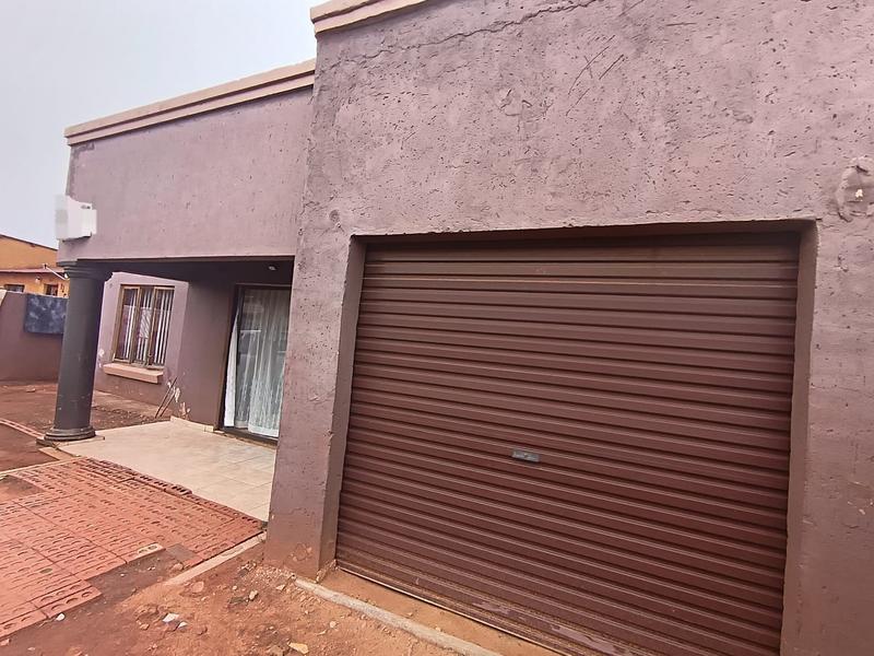 3 Bedroom Property for Sale in Emangweni Gauteng