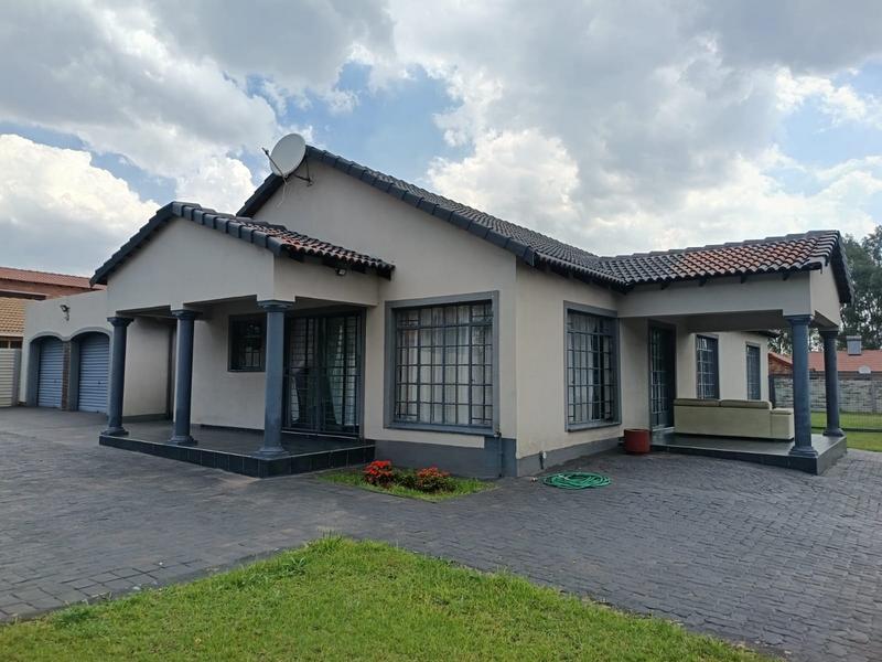 3 Bedroom Property for Sale in Clayville Gauteng