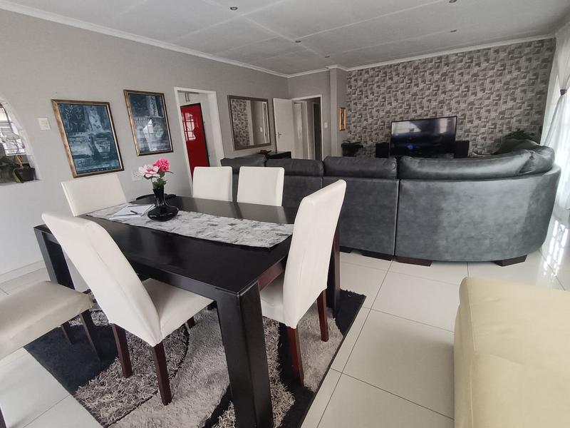 3 Bedroom Property for Sale in Clayville Gauteng