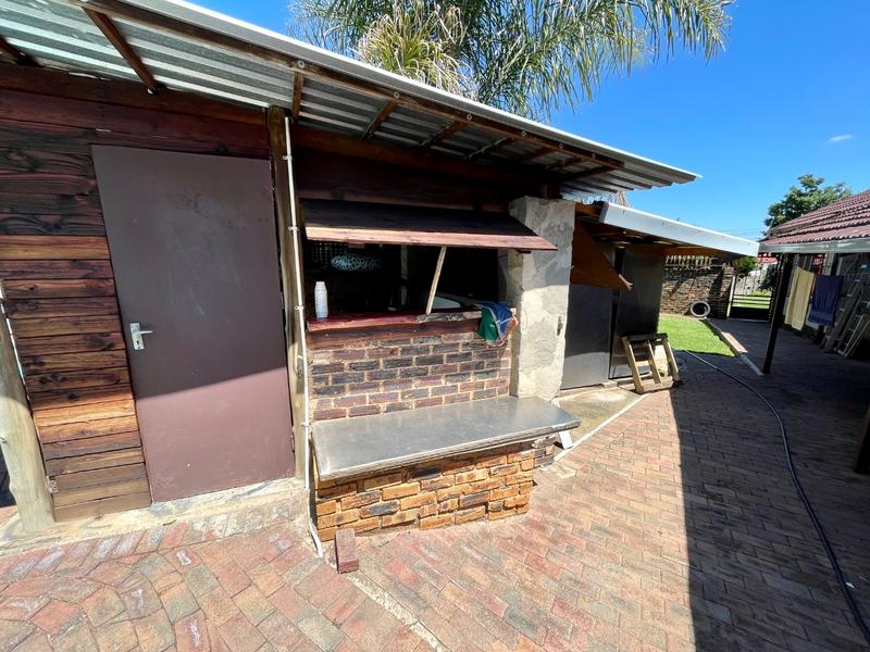 4 Bedroom Property for Sale in Dan Pienaarville Gauteng