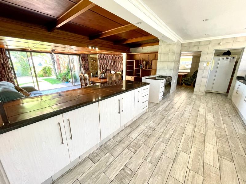 5 Bedroom Property for Sale in Monument Gauteng